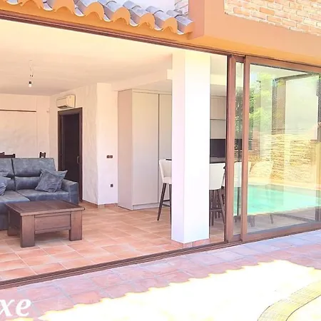 Silhouse Villas Vila *