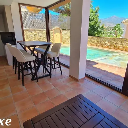 Silhouse Villas Vila *